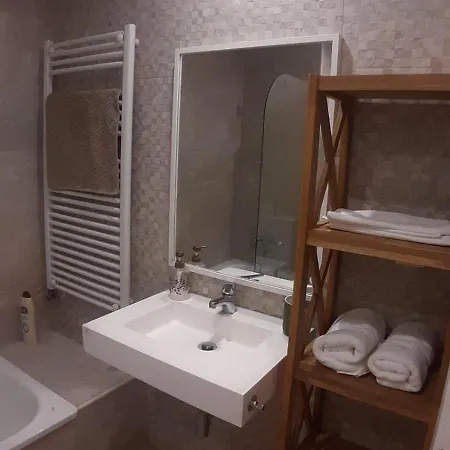 Entire In Apartment *